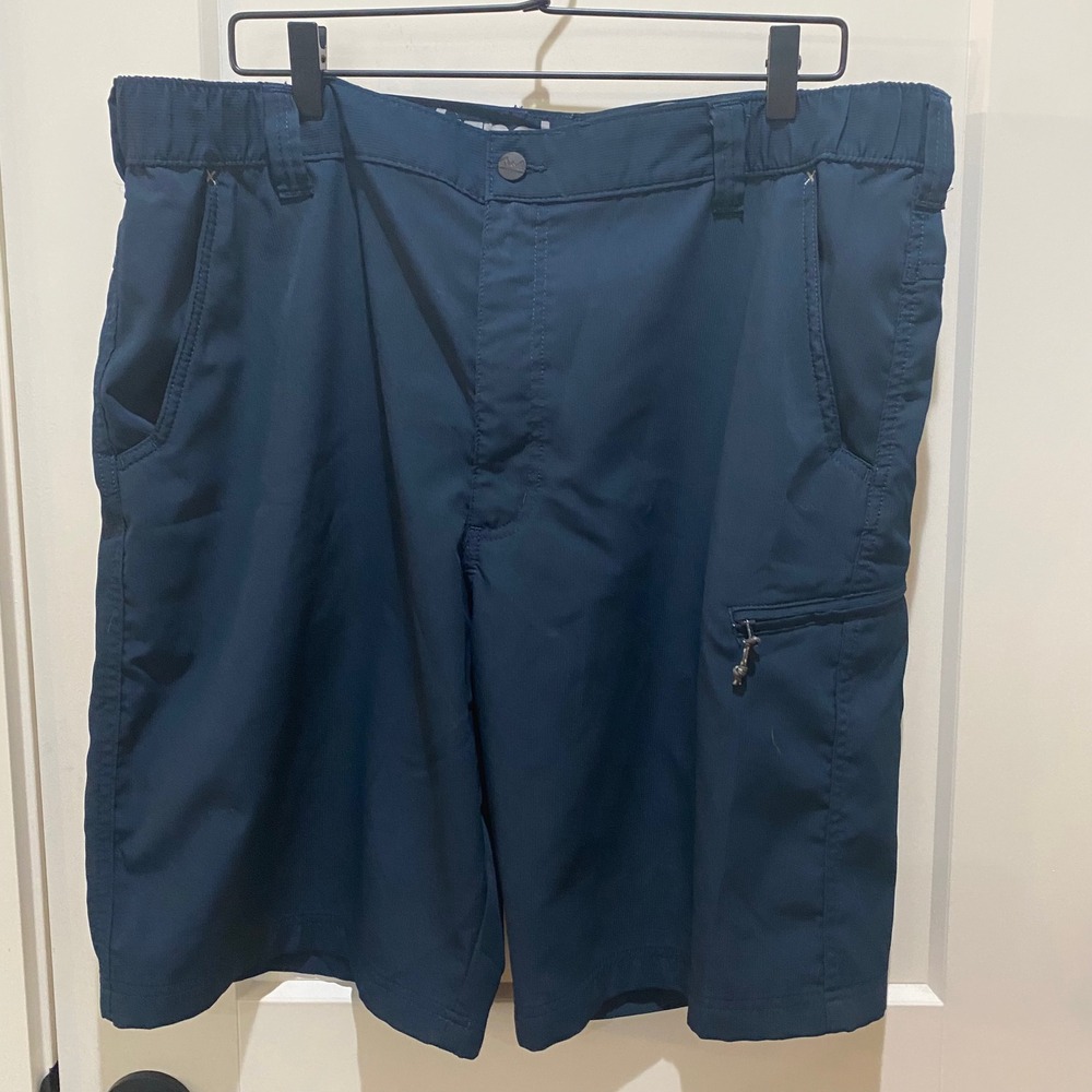 Wrangler Outdoor Series Mens Navy Blue Cargo Shorts NW946MB Size 38